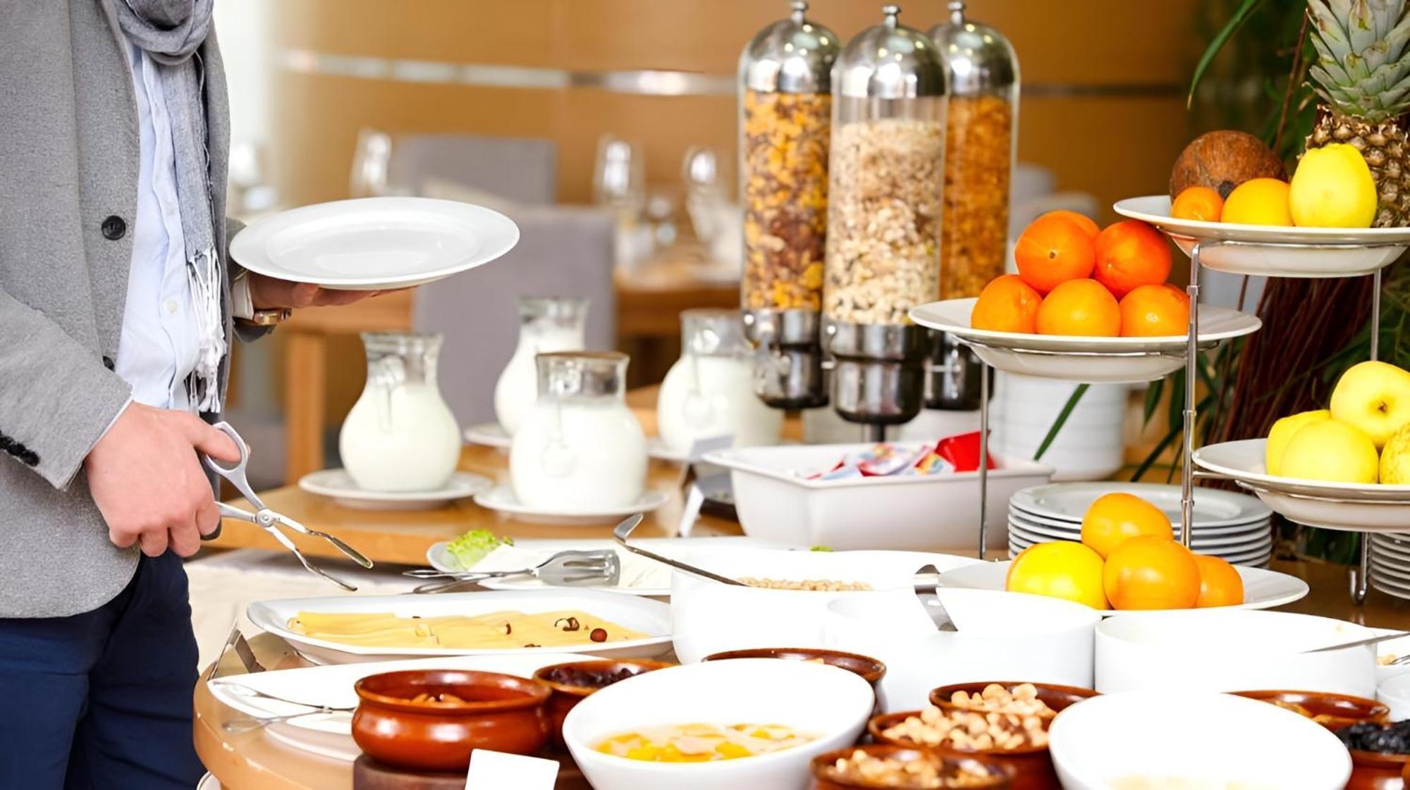Hanoi Golden Moon Hotel & Travel Екстериор снимка